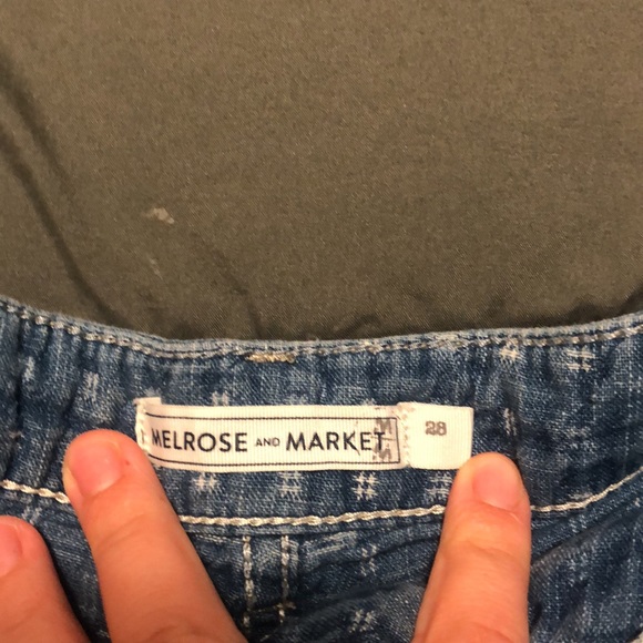 Mel rose and market denim shorts - Picture 2 of 4